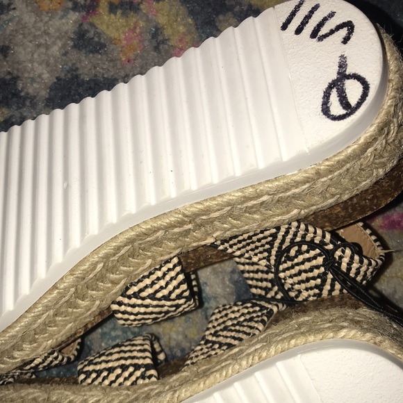 Steve Madden Kimmie Open Toe Casual Espadrille Sandals in tan and black - Picture 10 of 13